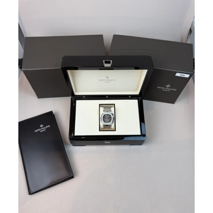 Patek Philippe - Nautilus - 2018
