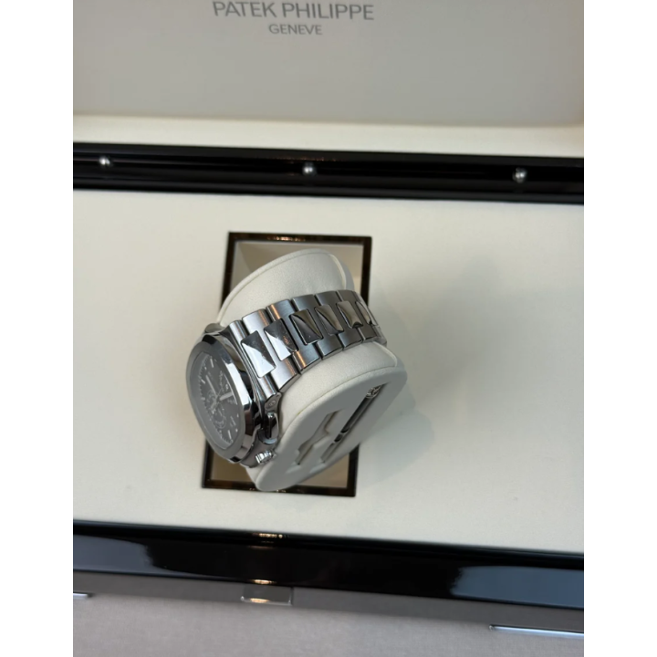 Patek Philippe - Nautilus - 2018